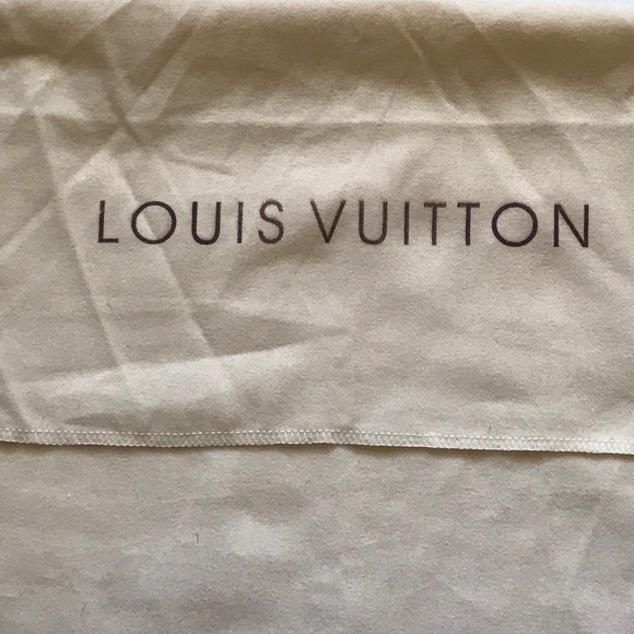 NewLOUIS VUITTON EnvelopeStorage Bag.Bag/Boots Offers accept.Willing to negotiat - Picture 9 of 10